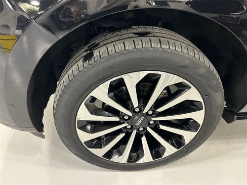 Used 2022 Lincoln Navigator Reserve image 8