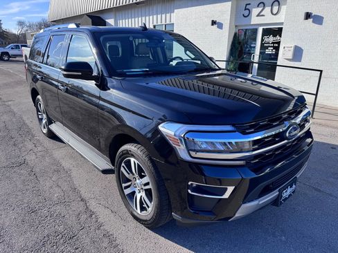 Used 2024 Ford Expedition Limited AWD/4WD image 2