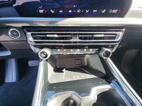 New 2026 Chevrolet Traverse LT image 23