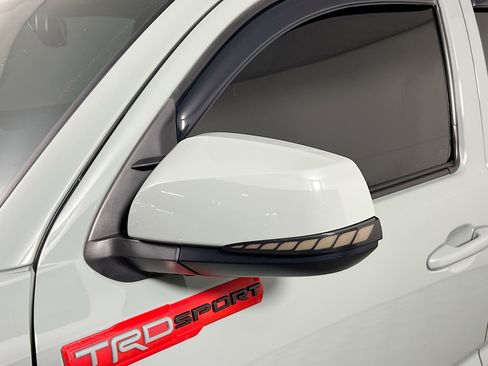 Used 2022 Toyota Tacoma TRD Sport w/ Technology Package image 13