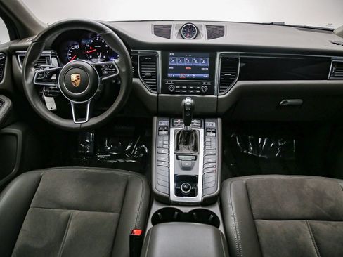 Certified 2017 Porsche Macan AWD/4WD image 15