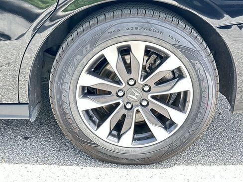 Used 2024 Honda Odyssey EX-L image 11