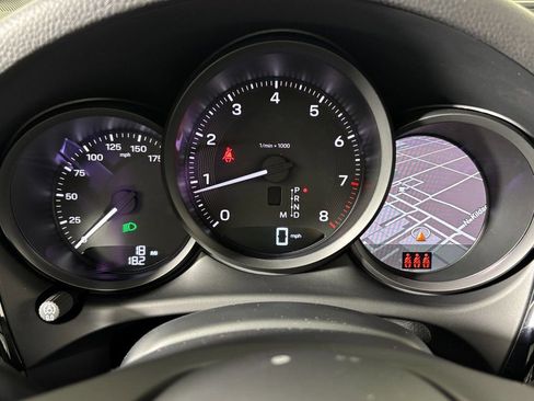 Certified 2026 Porsche Macan AWD/4WD image 21