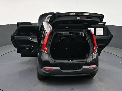 Used 2021 Kia Soul LX FWD image 32