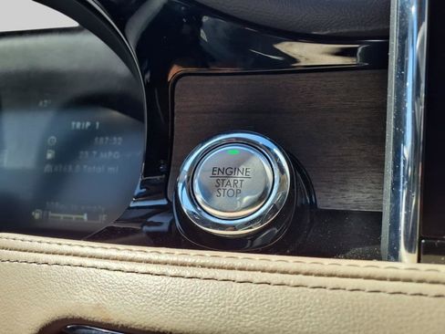 Used 2022 Lincoln Corsair Reserve w/ Elements Package image 16