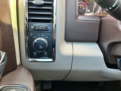 Used 2018 RAM 1500 Laramie w/ Convenience Group image 31