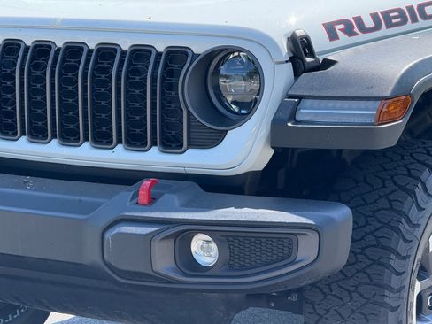 Used 2025 Jeep Wrangler Unlimited Rubicon AWD/4WD image 10