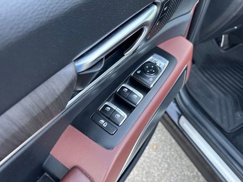 Used 2023 Kia Telluride SX image 11