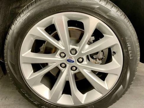 Used 2022 Ford Explorer Platinum w/ Technology Package AWD/4WD image 9