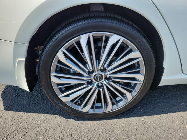 Used 2025 Nissan Altima 2.5 SL FWD image 9