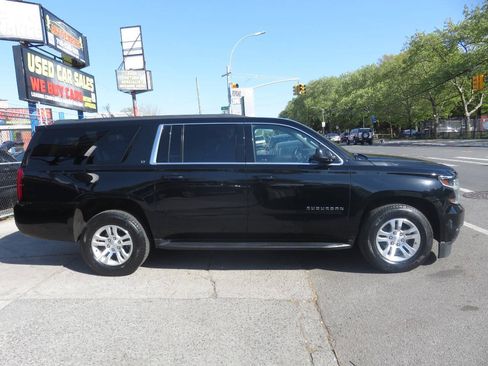 Used 2019 Chevrolet Suburban LT AWD/4WD image 9