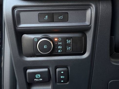 Used 2022 Ford Expedition Limited image 5