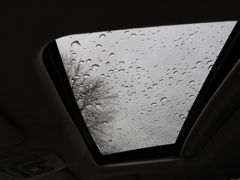 Used 2022 Toyota Highlander Limited image 16