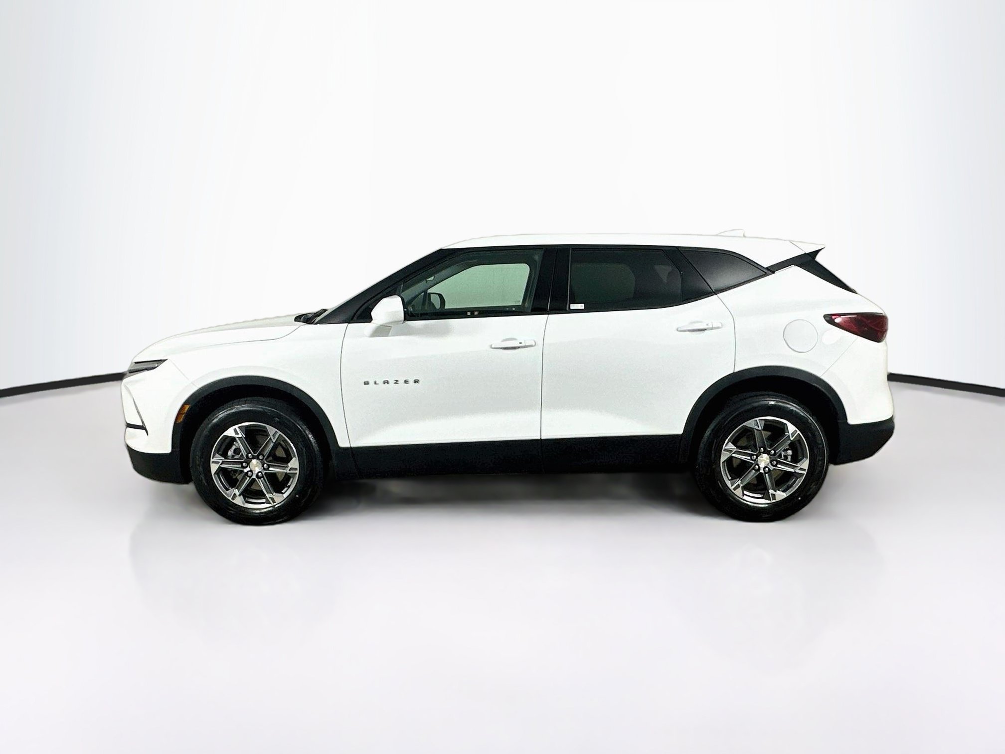 Used 2025 Chevrolet Blazer LT AWD/4WD image 4