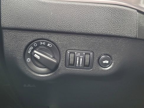 Used 2023 Dodge Charger SXT image 25