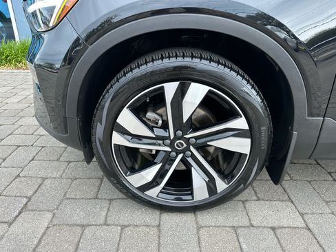 Used 2023 Volvo XC40 B5 Ultimate w/ Protection Package Premier AWD/4WD image 5