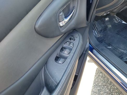 Used 2020 Nissan Murano SV FWD image 16