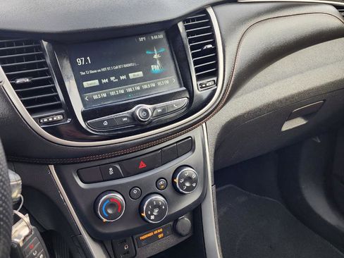 Used 2017 Chevrolet Trax LT w/ Driver Confidence Package image 10