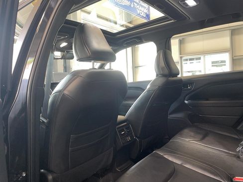 Used 2025 Subaru Forester Limited AWD/4WD image 6