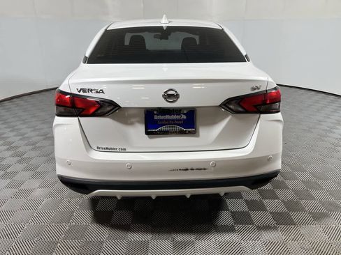 Used 2022 Nissan Versa SV FWD image 7