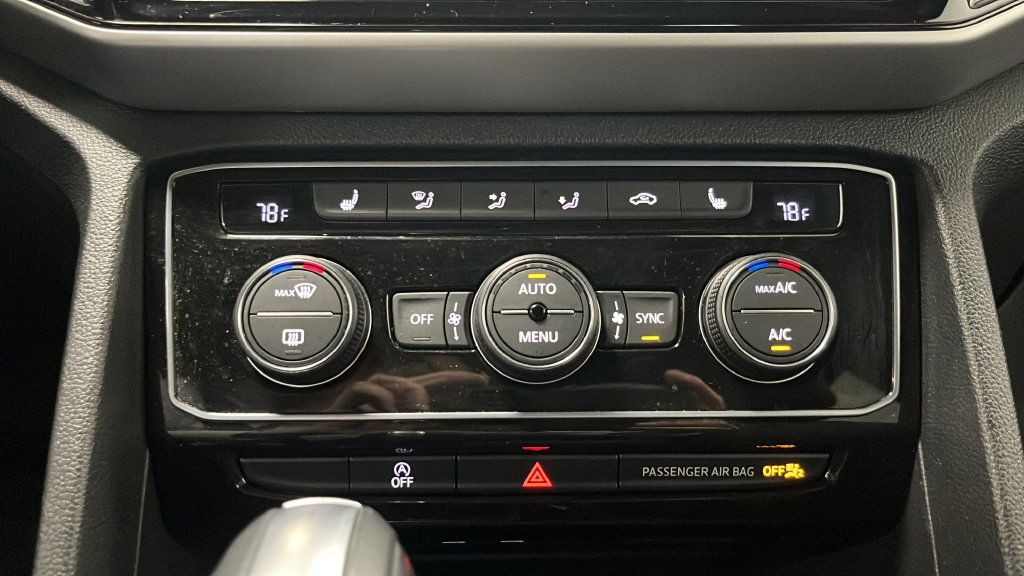 Used 2023 Volkswagen Atlas Cross Sport SE w/ Panoramic Sunroof Package AWD/4WD image 18