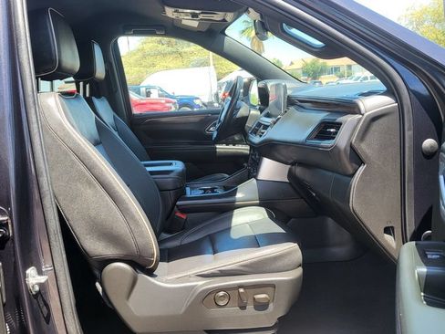 Used 2023 Chevrolet Suburban Premier AWD/4WD image 16