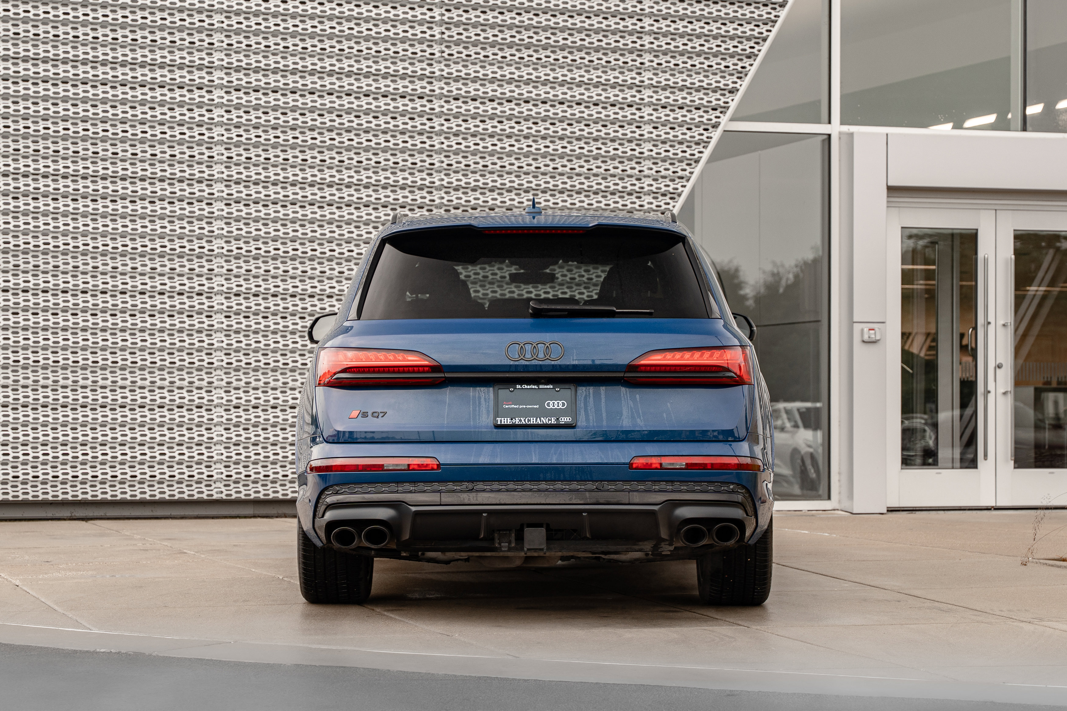 Used 2025 Audi SQ7 Premium Plus AWD/4WD image 32