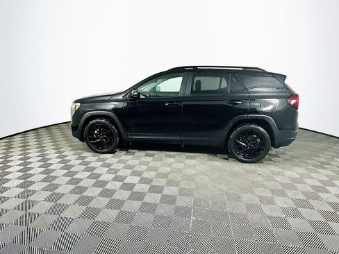 Used 2023 GMC Terrain SLE w/ Driver Convenience Package image 5