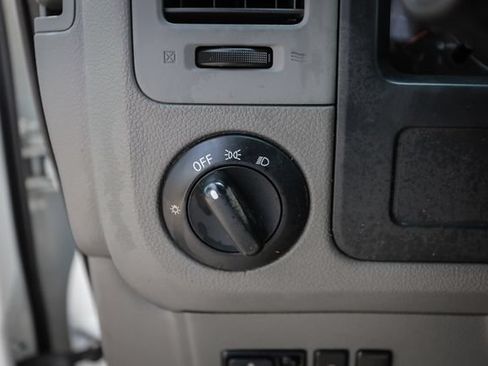Used 2021 Nissan NV 3500 SV RWD image 35
