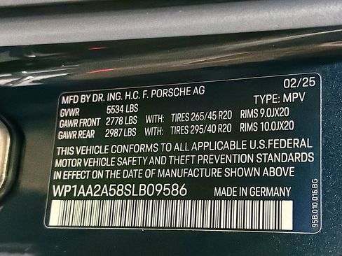 Used 2025 Porsche Macan image 44