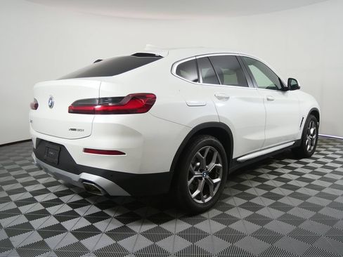 Used 2025 BMW X4 xDrive30i AWD/4WD image 3