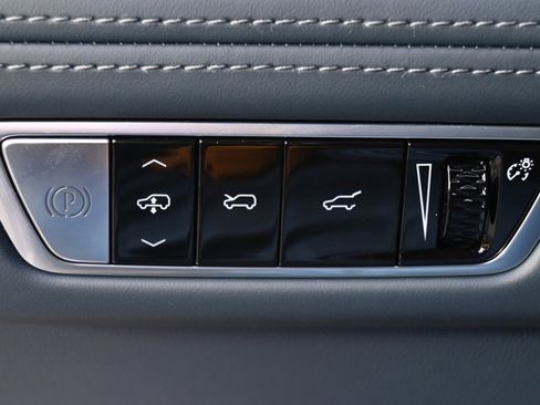 New 2025 Cadillac Escalade IQ Luxury 2 image 25