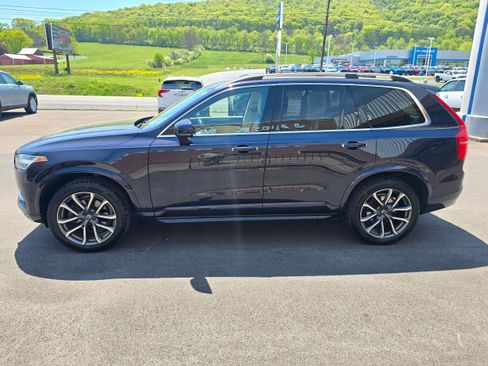 Used 2017 Volvo XC90 T6 Momentum w/ Vision Package AWD/4WD image 4