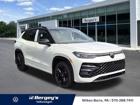 New 2026 Volkswagen Tiguan SE R-Line AWD/4WD image 3