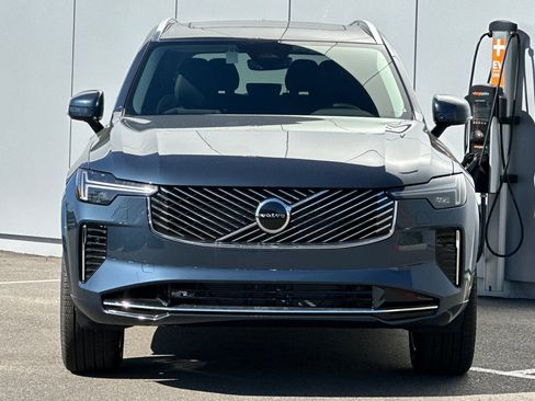 New 2025 Volvo XC90 B6 Core w/ Protection Package Premier AWD/4WD image 8