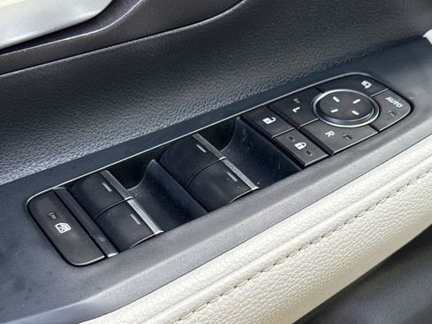 Used 2024 Toyota Grand Highlander Limited image 23