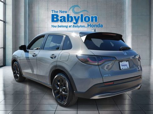 Used 2024 Honda HR-V Sport image 3