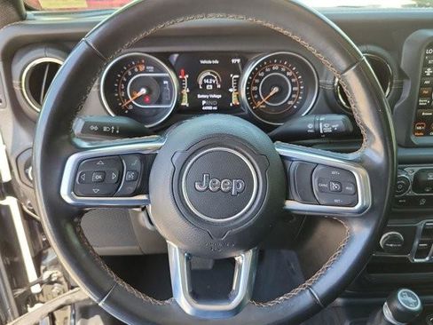 Used 2021 Jeep Gladiator Overland AWD/4WD image 24