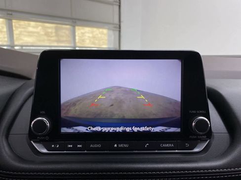 Used 2023 Nissan Rogue SV image 25