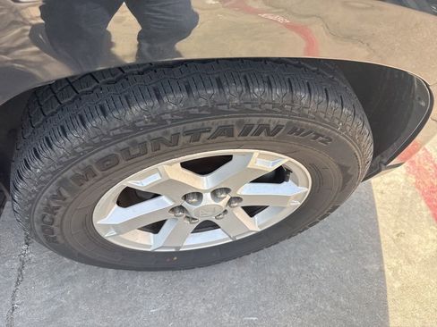 Used 2009 Saturn Outlook XE image 7