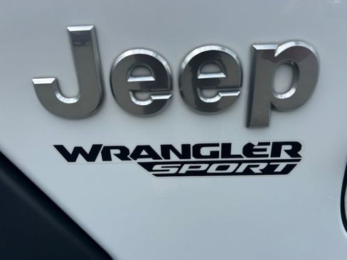 Used 2018 Jeep Wrangler Sport AWD/4WD image 35