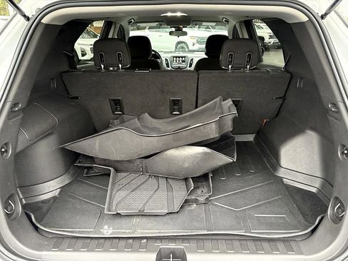 Used 2020 Chevrolet Equinox LS w/ LS Convenience Package image 11