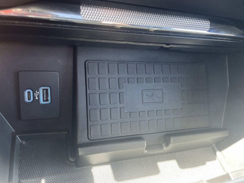 Used 2022 Ford F150 Lariat w/ Equipment Group 502A High AWD/4WD image 23