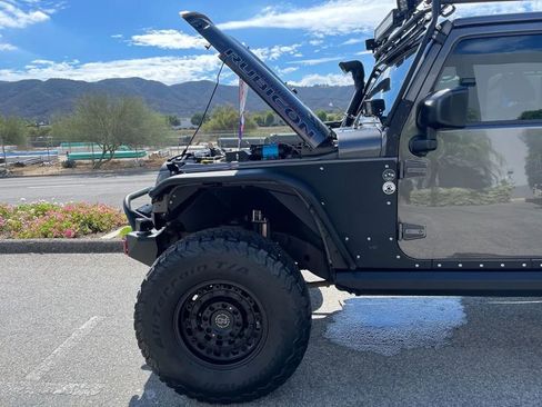 Used 2017 Jeep Wrangler Unlimited Rubicon image 36