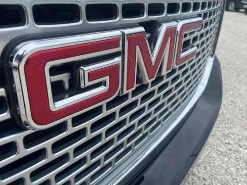 Used 2017 GMC Yukon XL Denali w/ Open Road Package AWD/4WD image 13