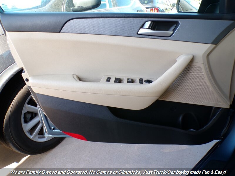 Used 2017 Hyundai Sonata SE FWD image 11