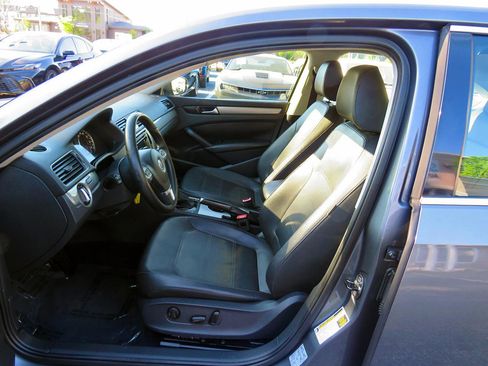 Used 2014 Volkswagen Passat 1.8T SE image 11