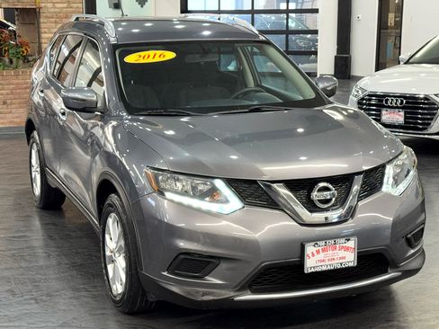 Used 2016 Nissan Rogue SV image 8