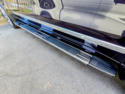 Used 2024 Chevrolet Silverado 1500 High Country w/ Technology Package image 24