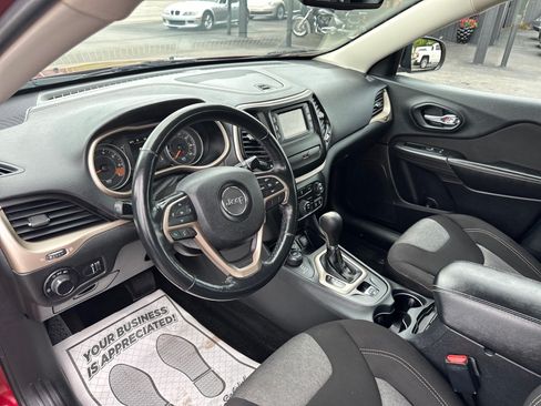 Used 2015 Jeep Cherokee Sport w/ Cold Weather Group AWD/4WD image 14